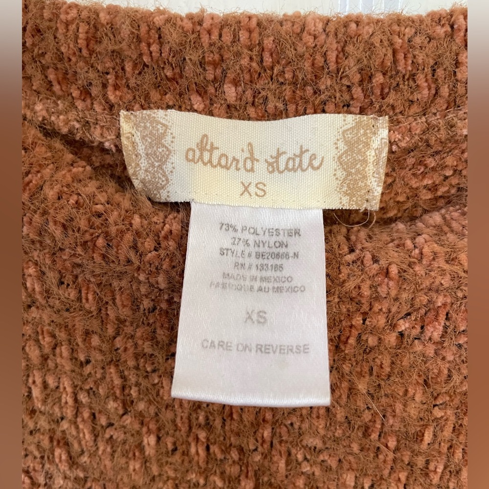 XS brown/orange Altar’d State crop sweater